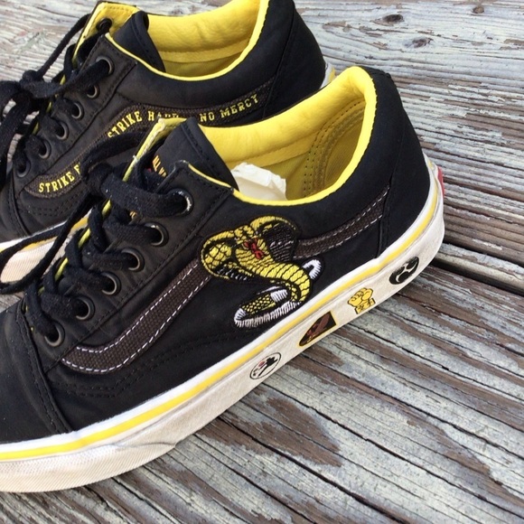 VANS Cobra Kai x Old Skool Cobra Kai Dojo
Black Yellow Size 7.5 Mens - Picture 9 of 13